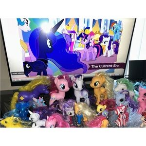 My Little Pony Vibrant Figurine Collection pre owned